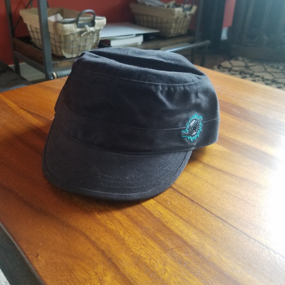 Super cute miami dolphins hat!